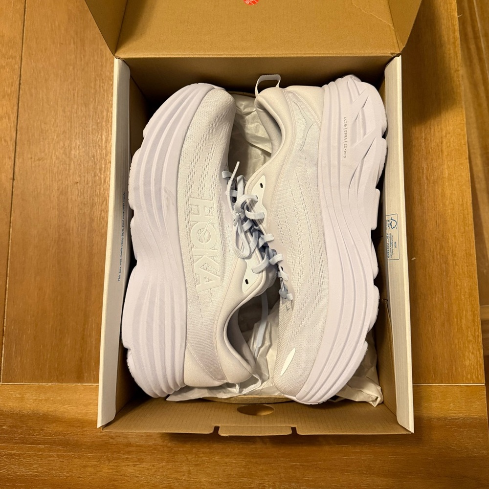 NIB White Hoka Bondi 8 11B